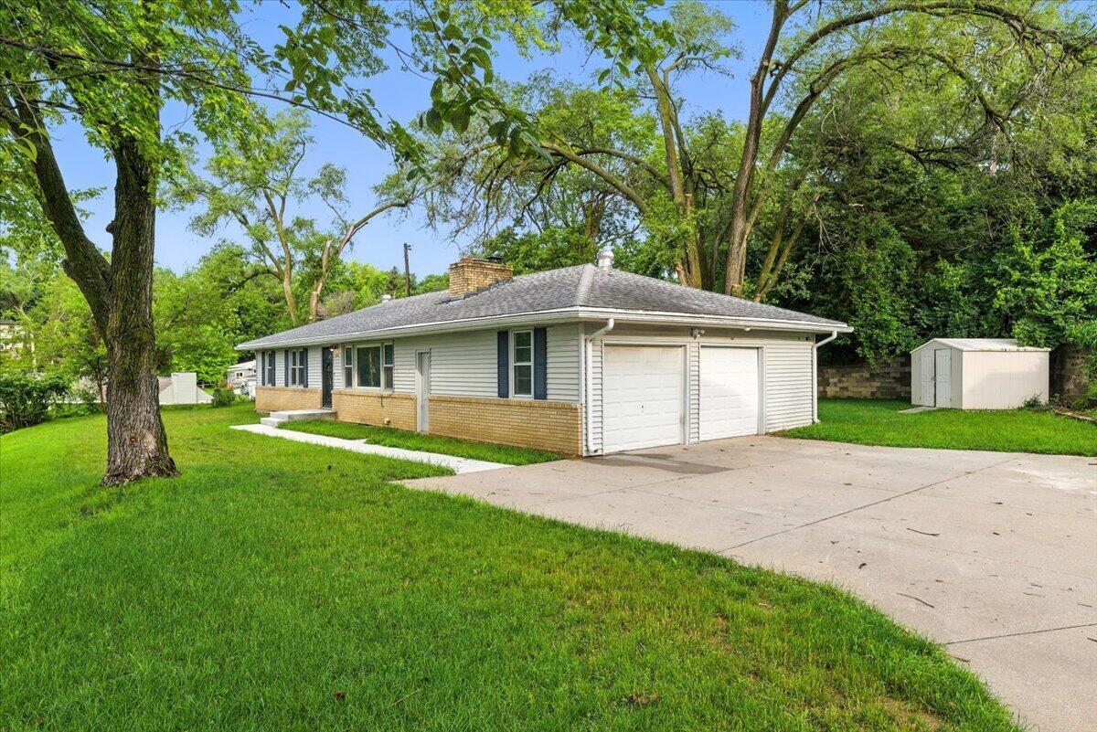 Property Photo: 240 Pickardy Lane IA 51503