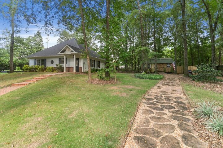 Property Photo:  108 Mulberry Ct.  AL 36303 