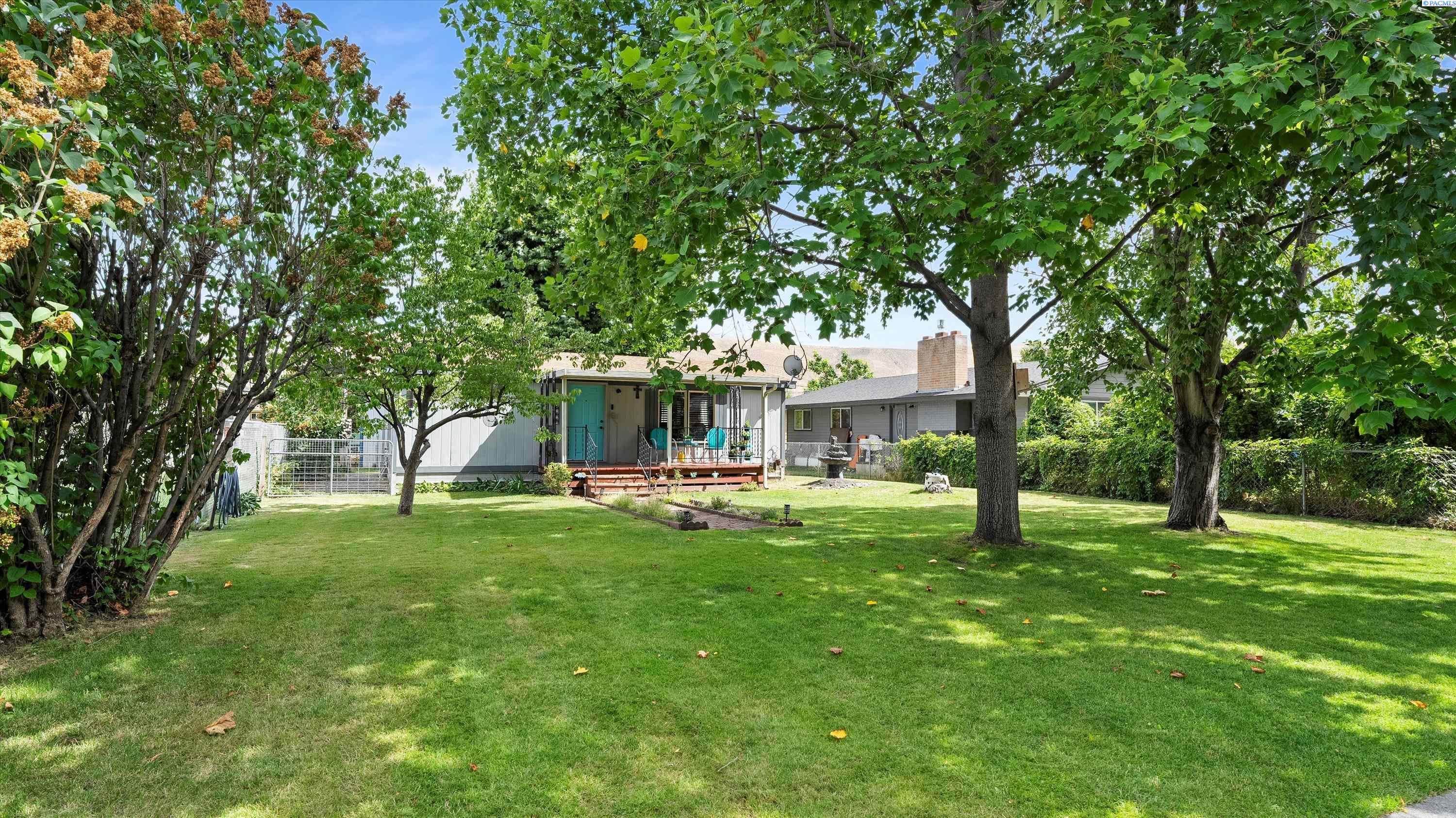 Property Photo: 1011 Sherman Ave WA 99350