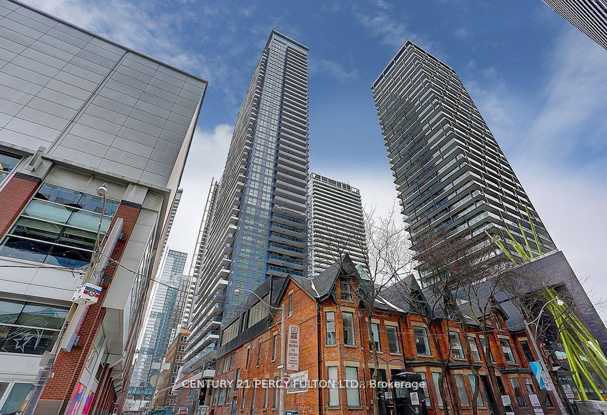 Photo de la propriété: 38 Widmer Street 4205 ON M5V 0P7