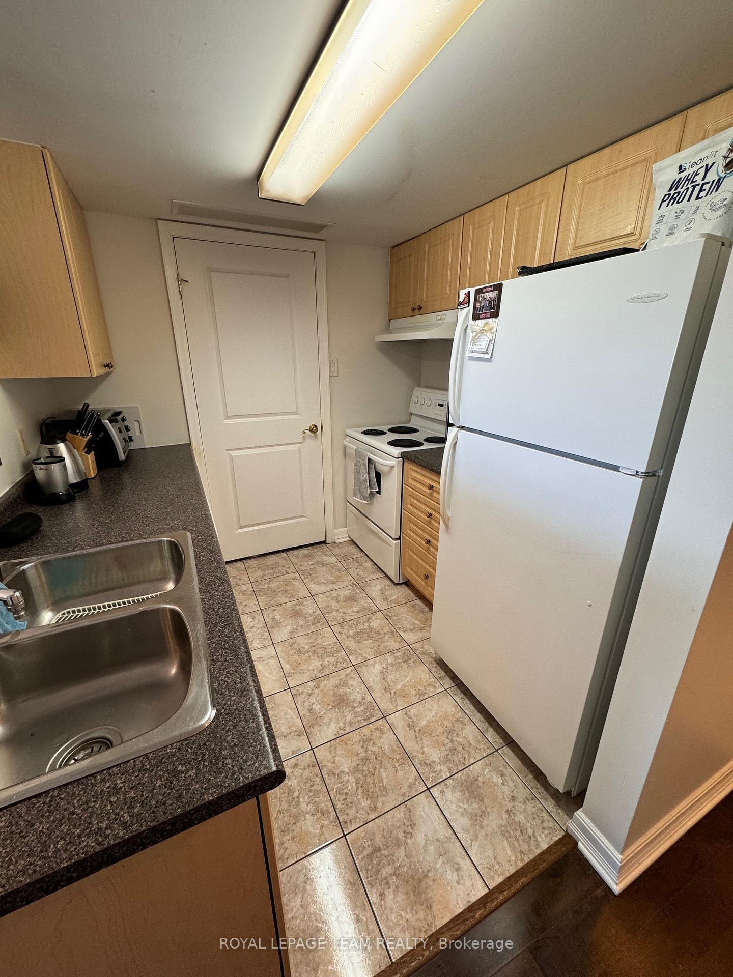 Property Photo: 310 Central Park Drive 7J ON K2C 4G4