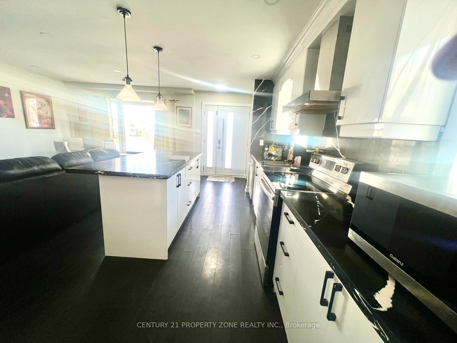 Photo de la propriété: 140 Vancouver Street ON L1J 5X4