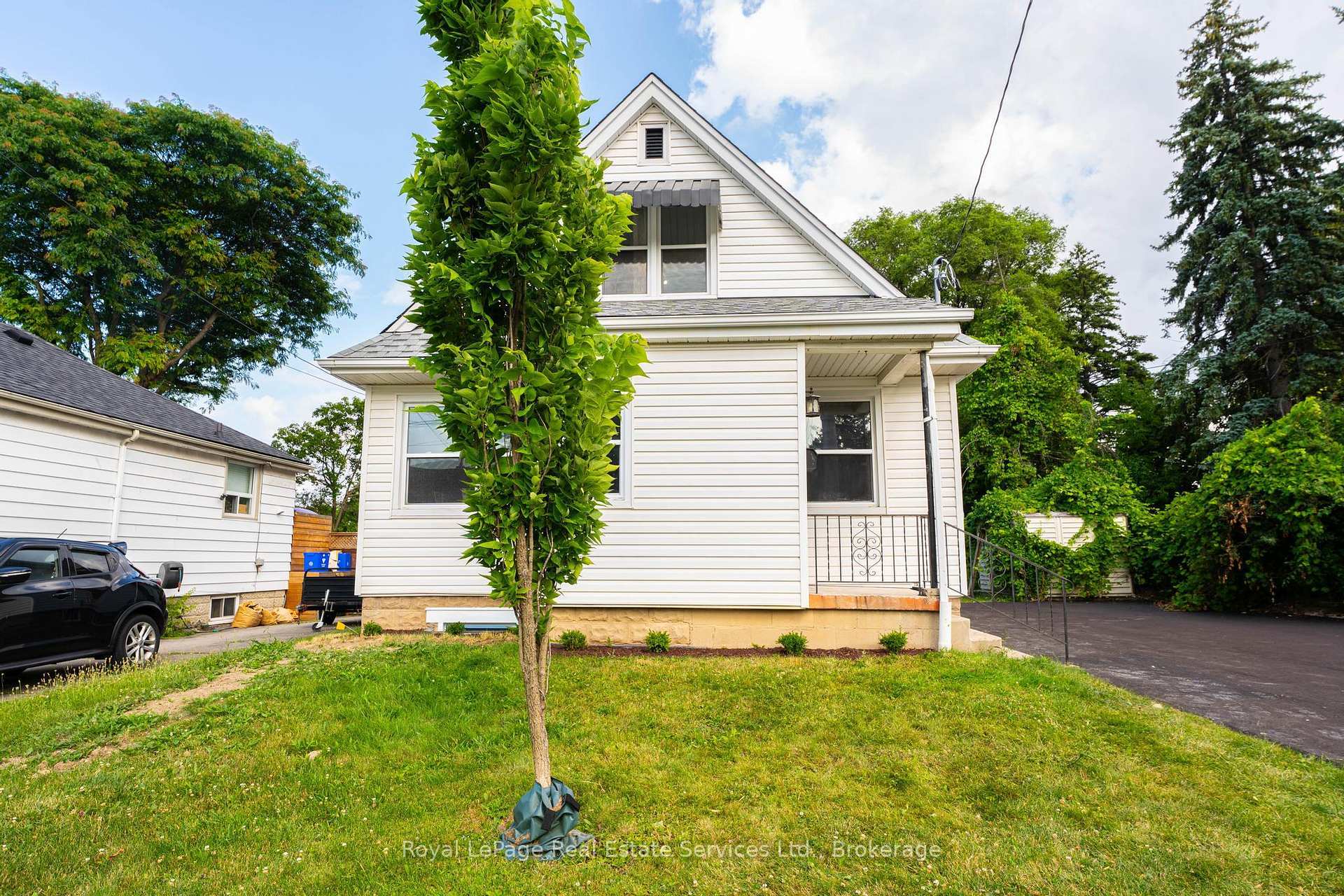 Property Photo: 235 East 21st Street Lower ON L8V 2T6