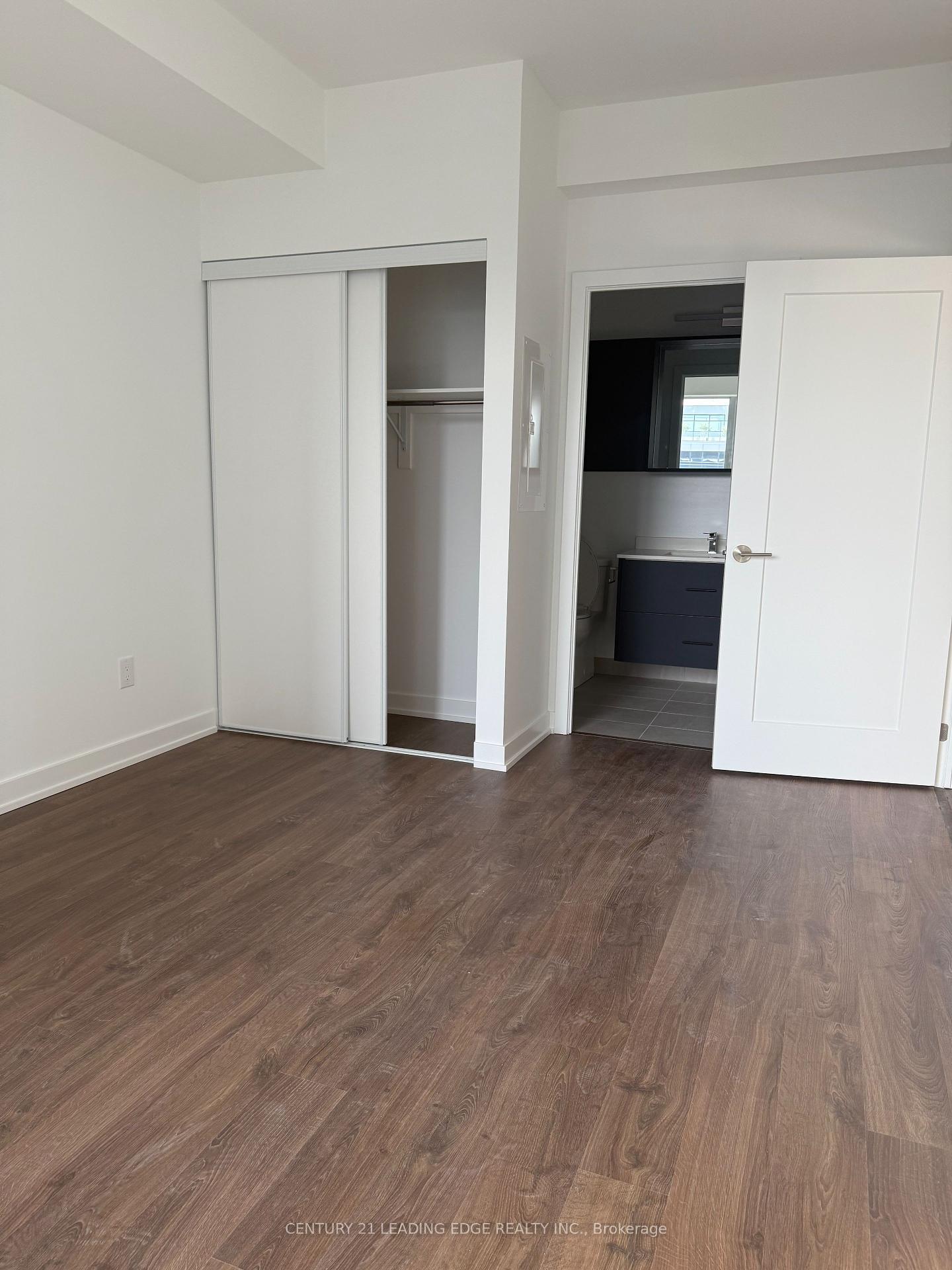 Photo de la propriété: 5081 Hurontario Street W 506 ON L4Z 3X7