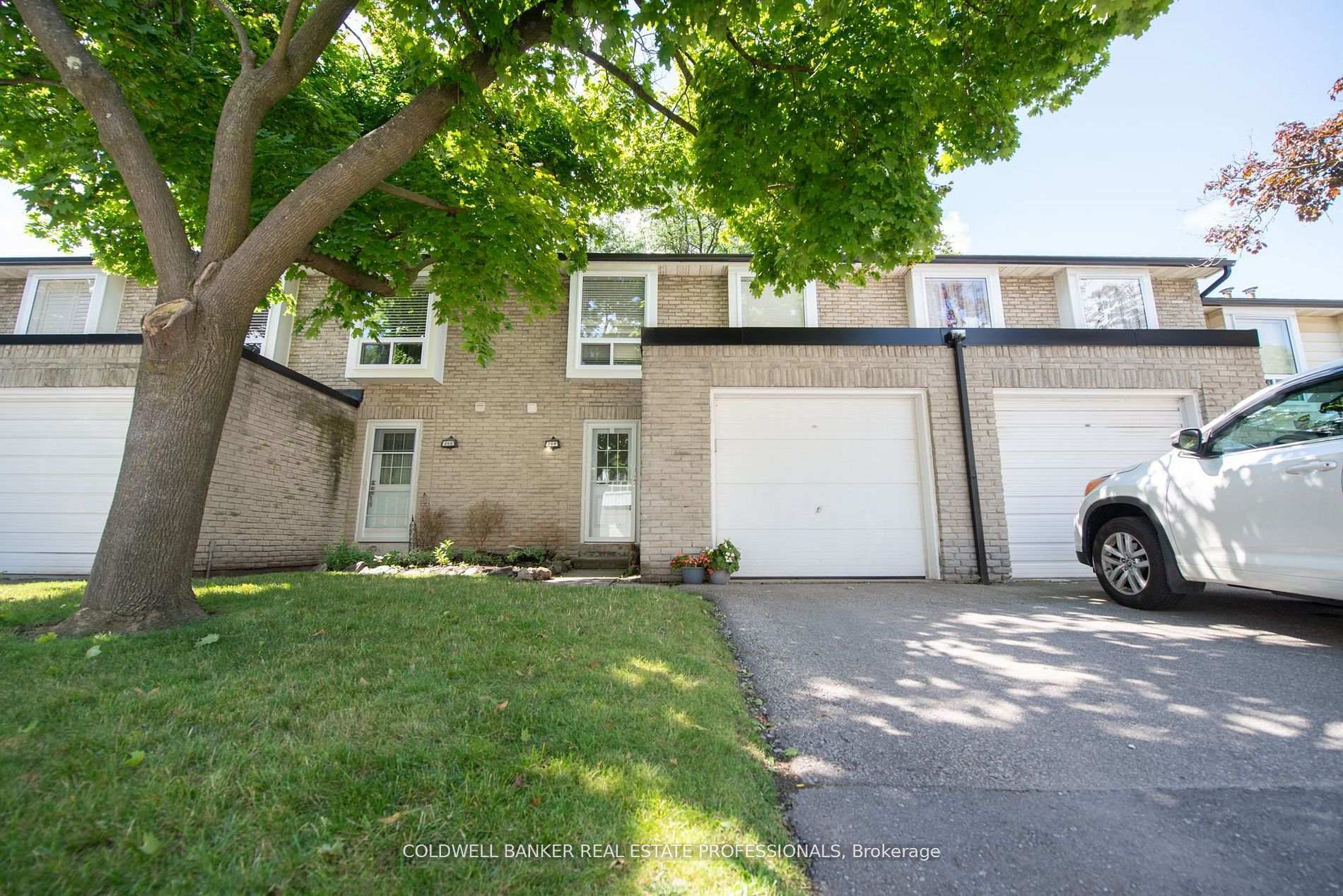 Property Photo:  264 Royal Orchard Boulevard 22  ON L3T 3E7 