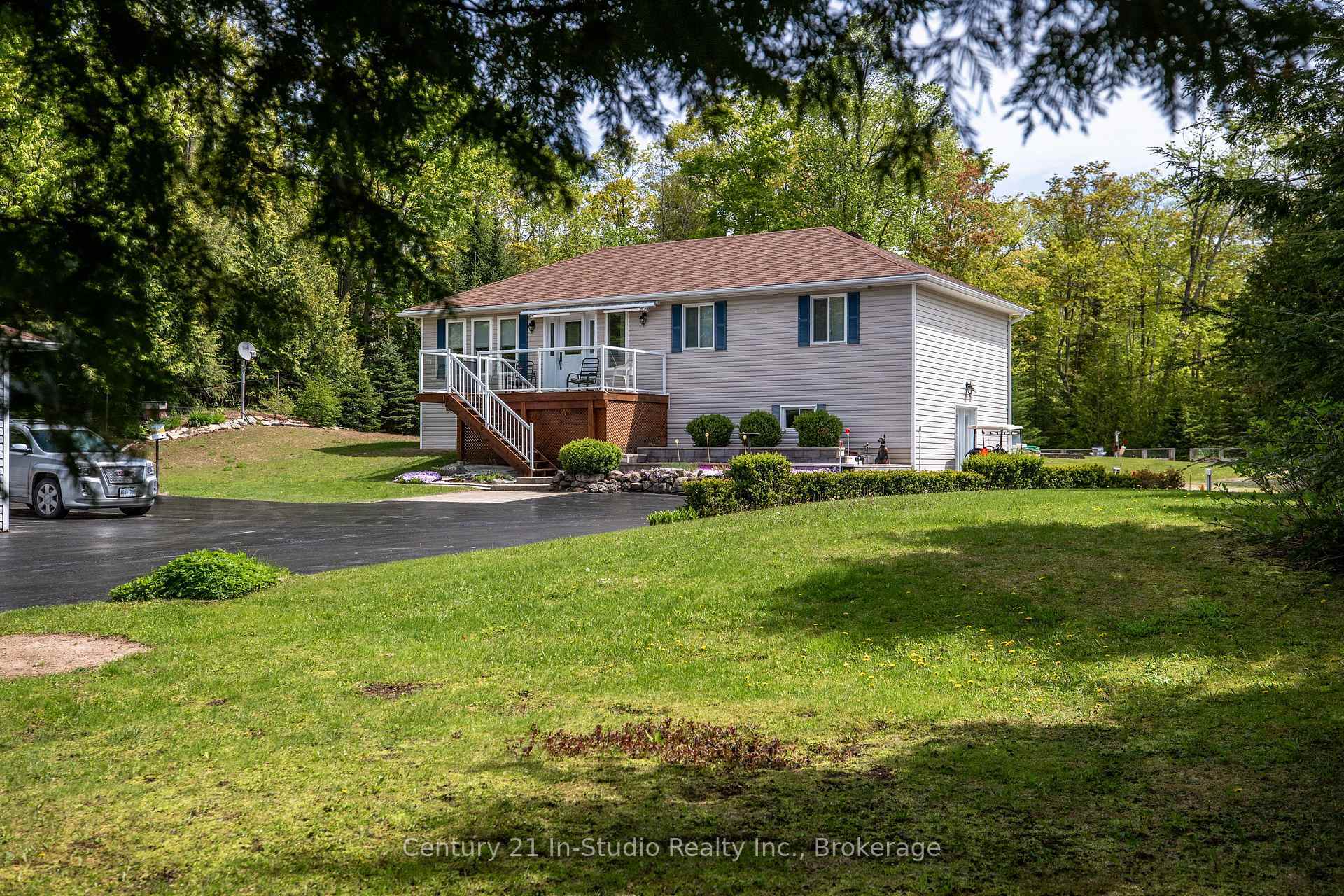 Property Photo:  31 Hemlock Road  ON N0H 2T0 