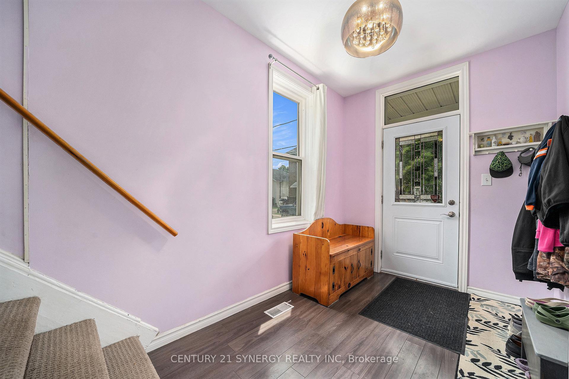 Property Photo: 25 Kensington Avenue ON K7A 2K6