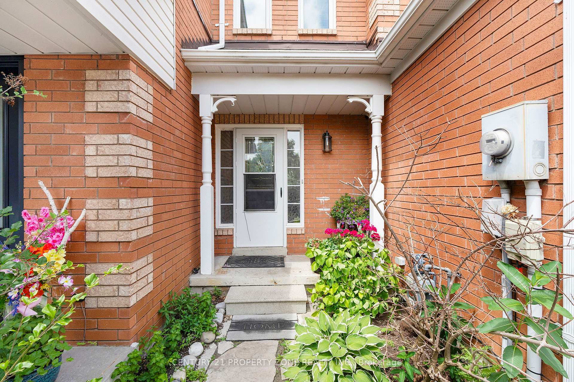 Photo de la propriété: 50 Wilkins Crescent ON L1E 3B6