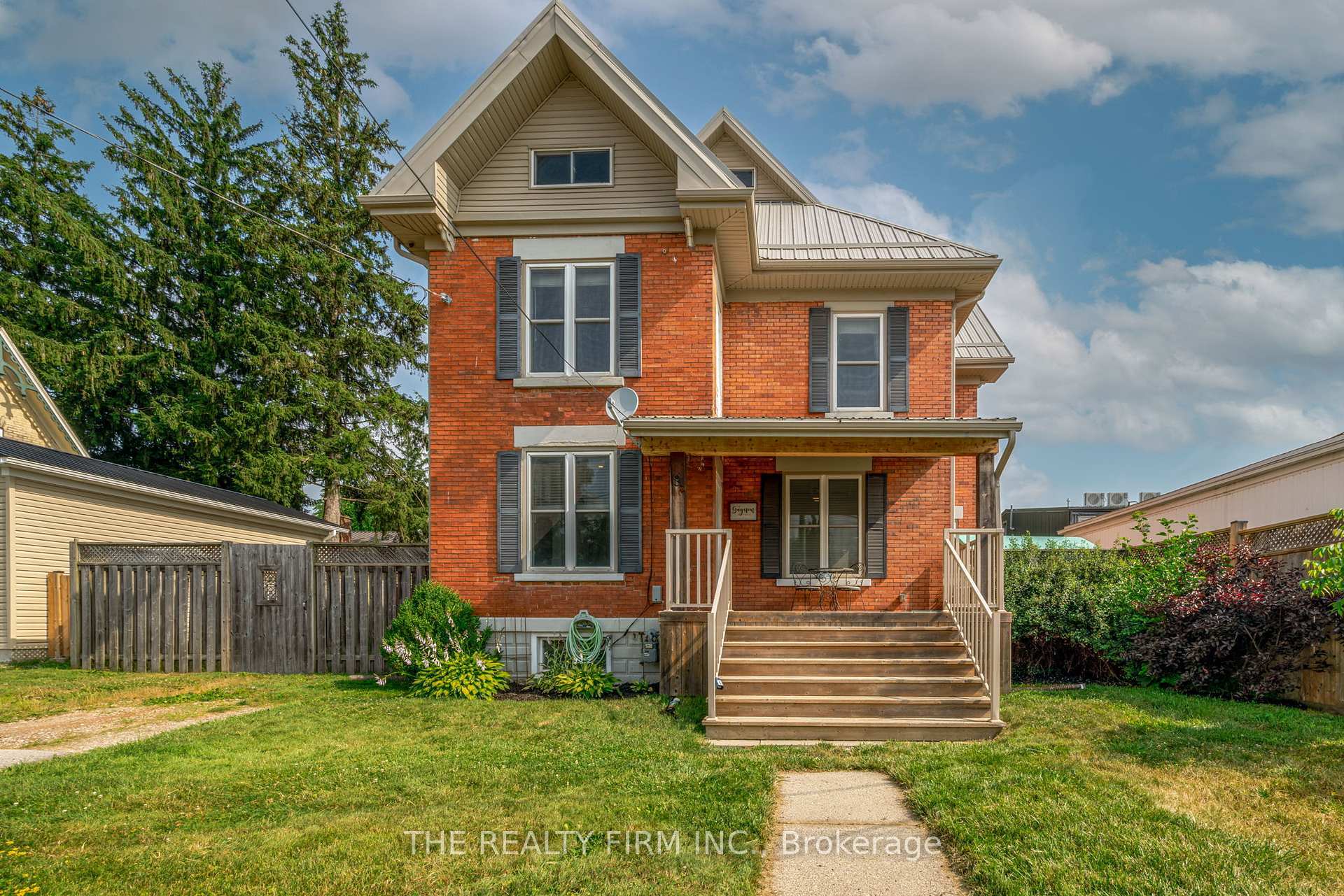 9 Walnut Street W  Aylmer ON N5H 1C3 photo