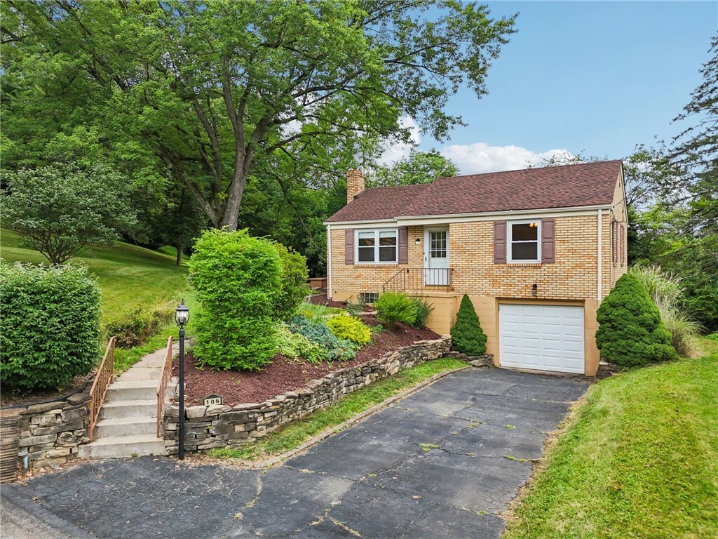 Property Photo: 106 Crestline Dr PA 15237