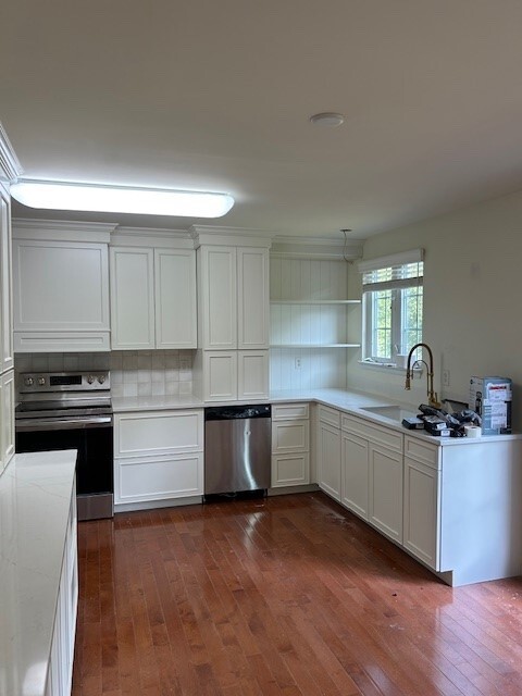 Property Photo: 305 Broadstone Dr PA 16046