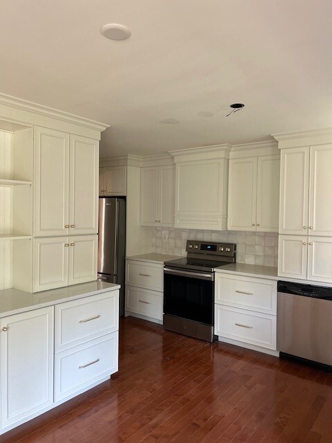 Property Photo: 305 Broadstone Dr PA 16046