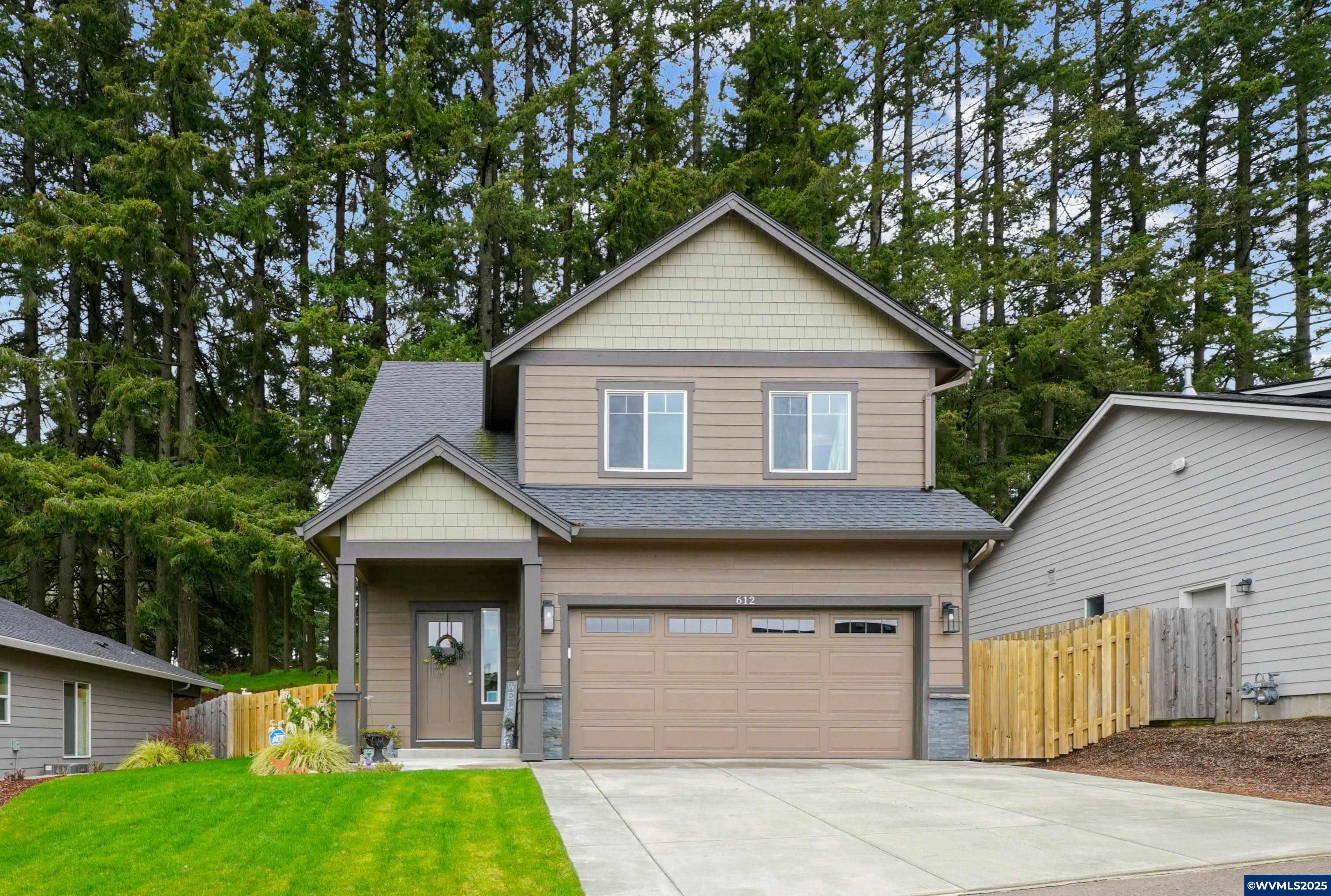Property Photo:  612 Evelyn Valley St SE  OR 97306 