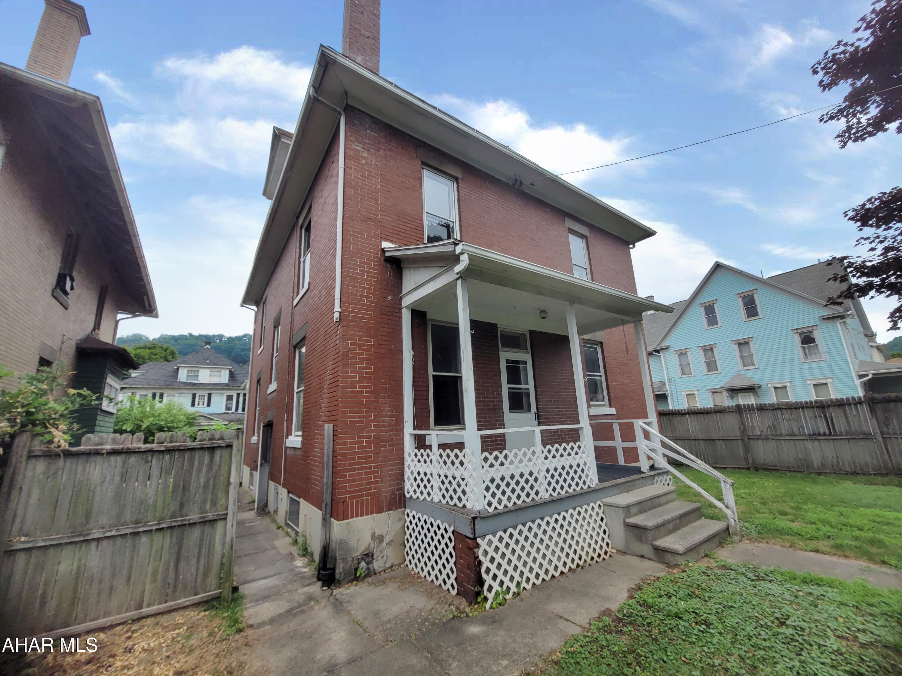 Property Photo: 541 Pine Street PA 15902