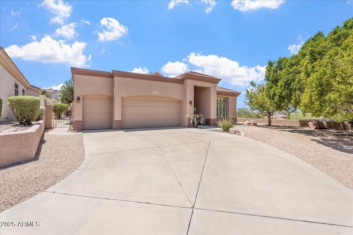 Property Photo: 6334 E Viewmont Drive 9 AZ 85215