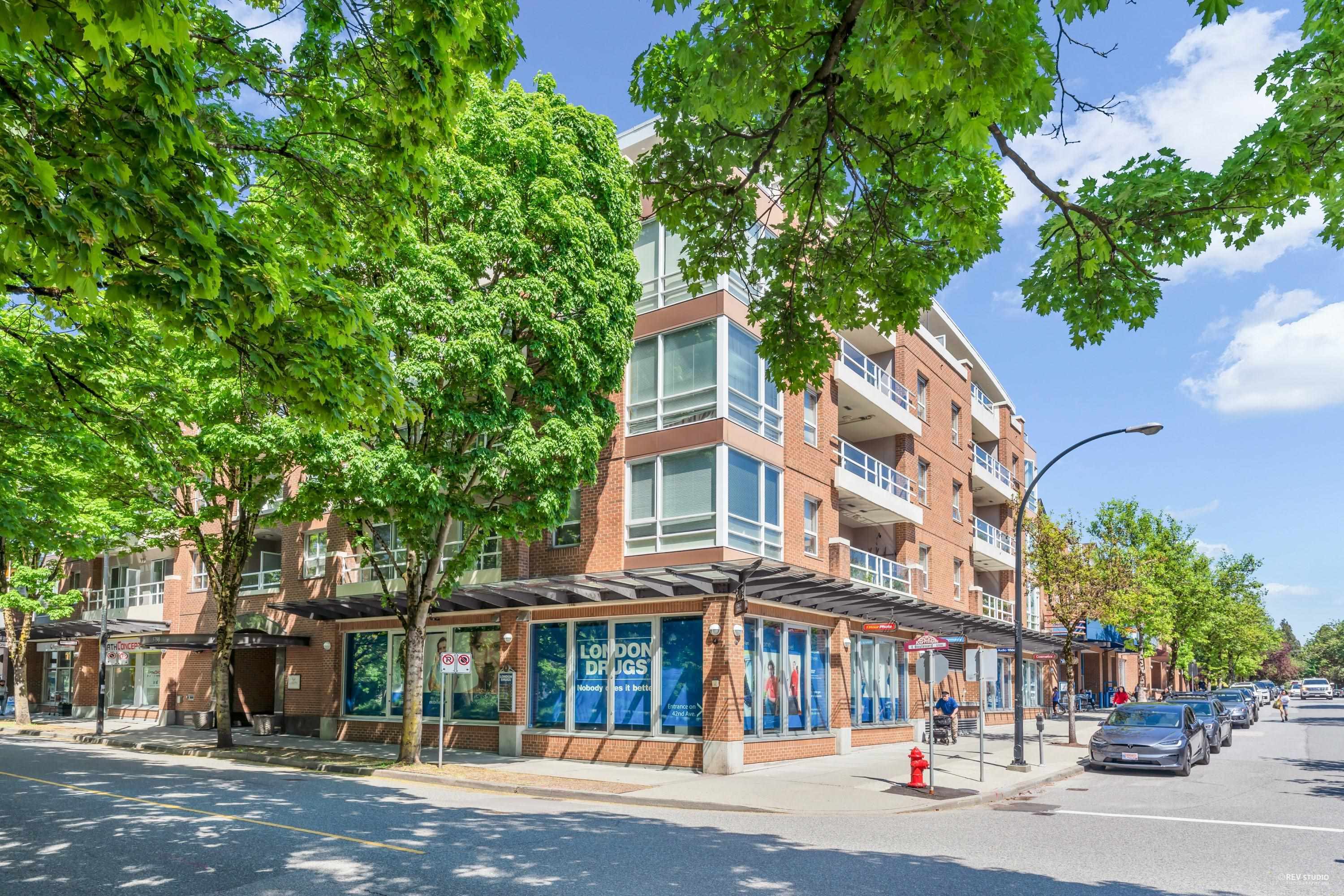 Property Photo: 5790 East Boulevard 304 BC V6M 4M4