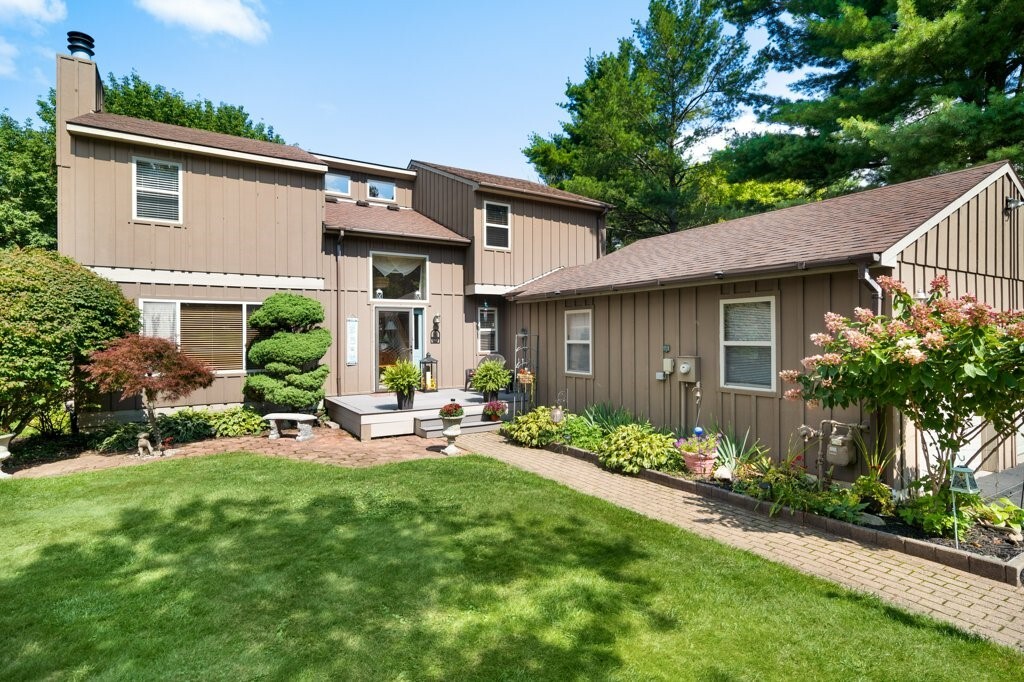 Property Photo: 20 Goodrich Way NY 13053
