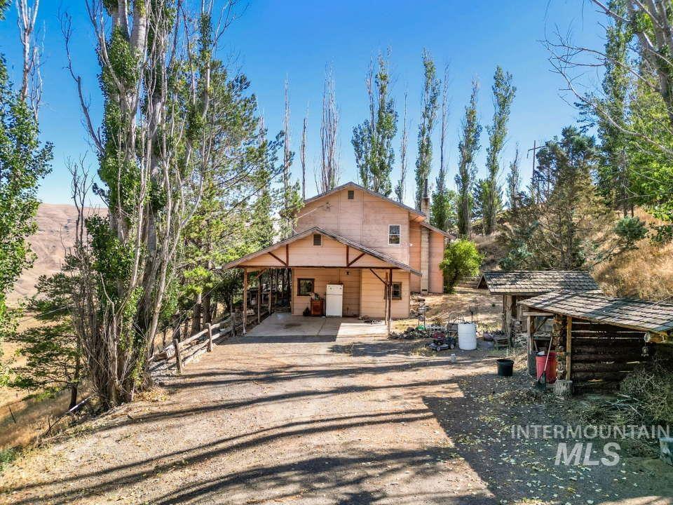 Property Photo: 2026 Silcott Hills Road WA 99403