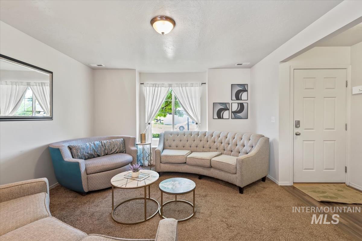 Property Photo:  602 N Carisbrooke Ave.  ID 83642-5502 
