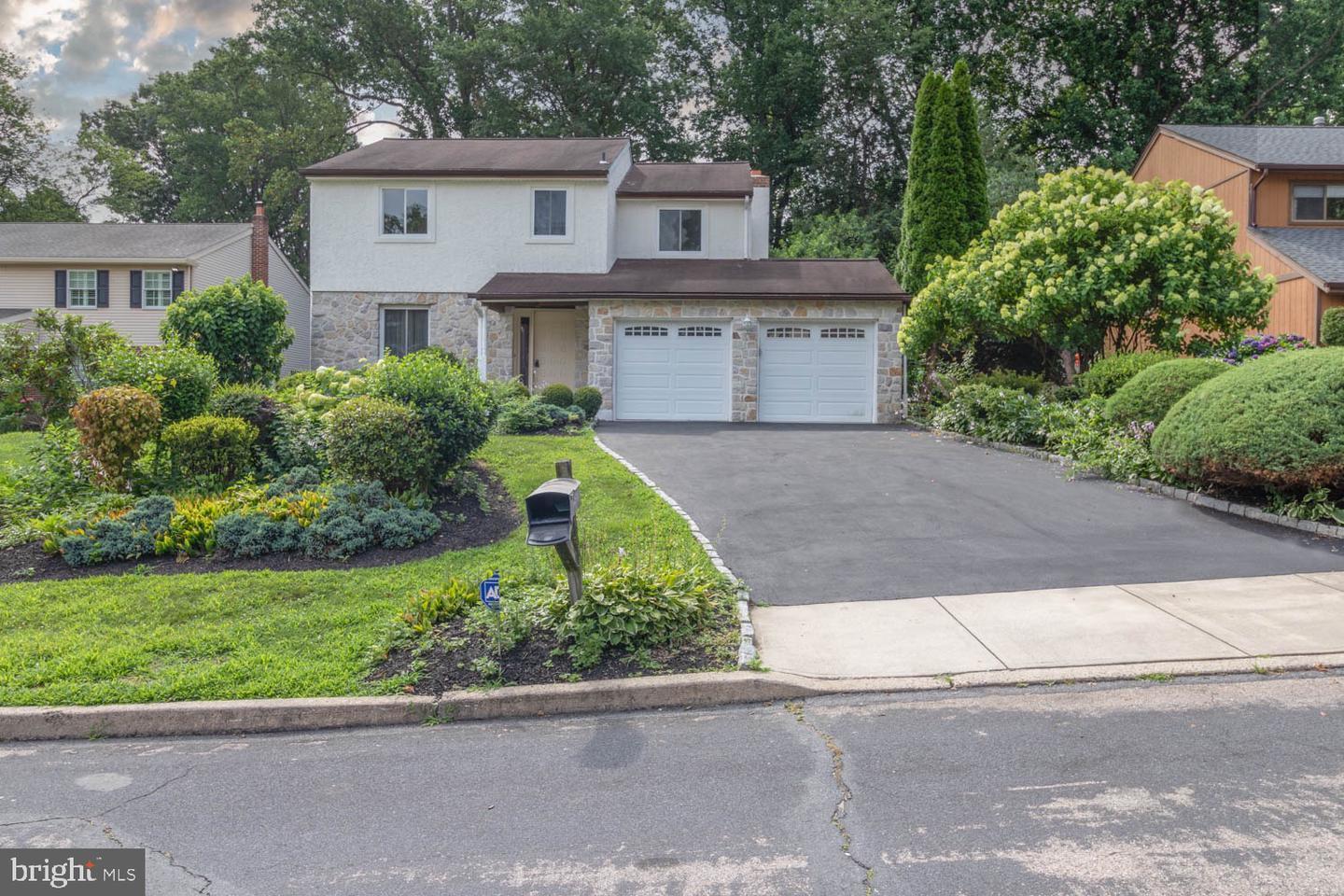 937 Caledonia Street  Philadelphia PA 19128 photo