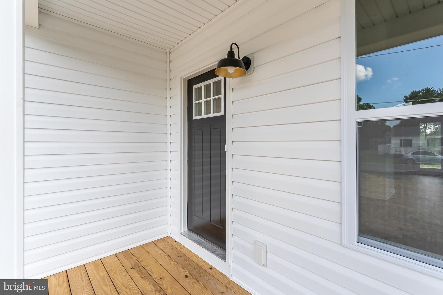 Property Photo: 204B Hamilton Street VA 22408