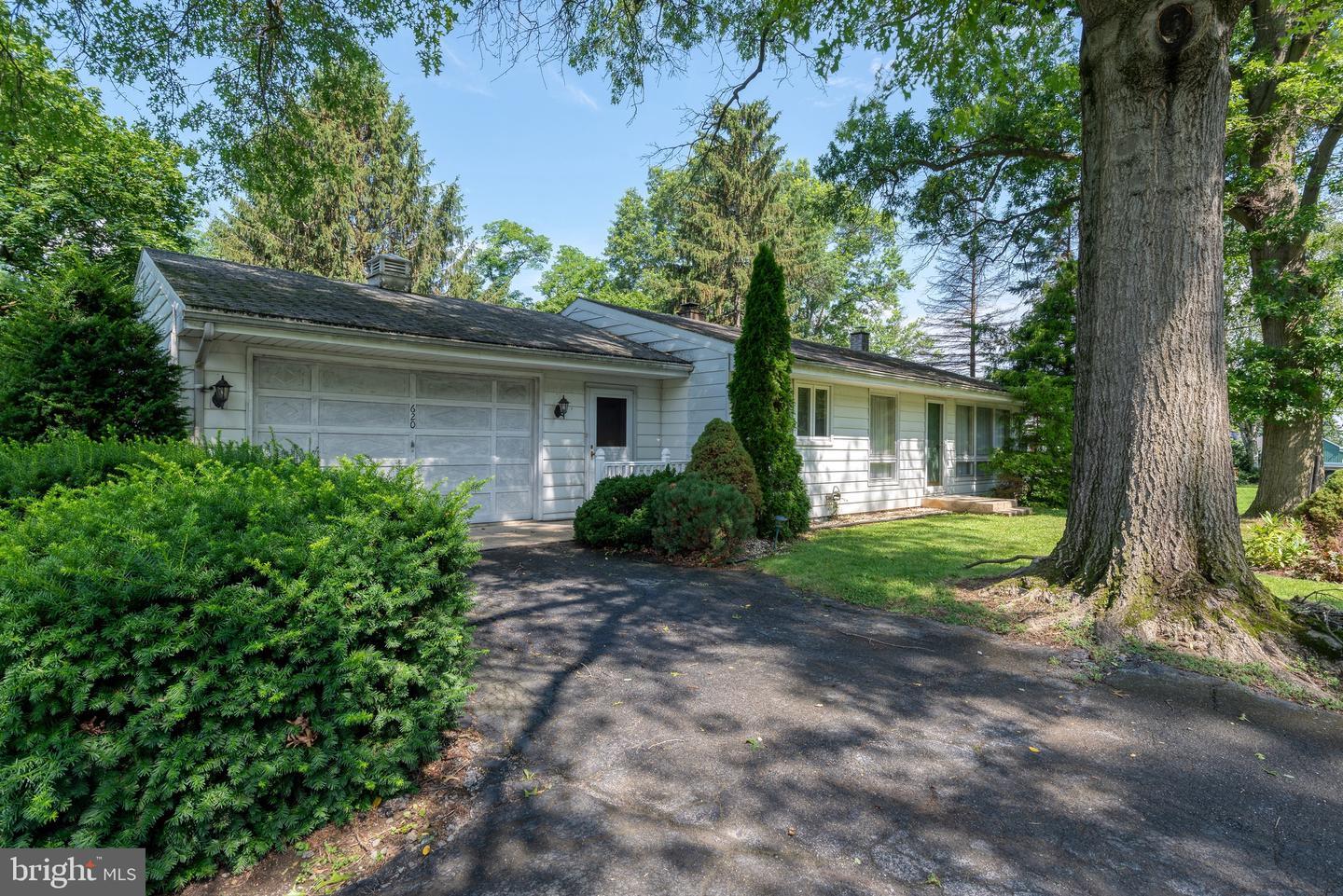 Property Photo: 620 Kinderhook Road PA 17512