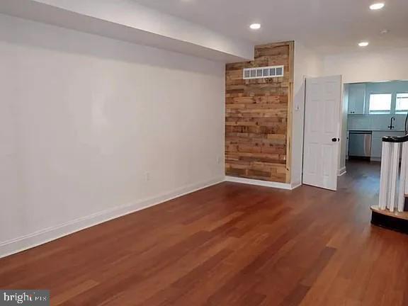 Property Photo: 2215 S Mildred Street PA 19148