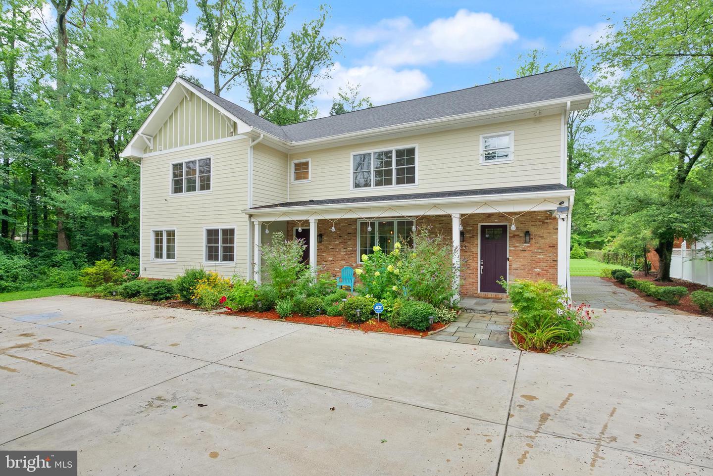 Property Photo: 5104 Birch Lane VA 22003