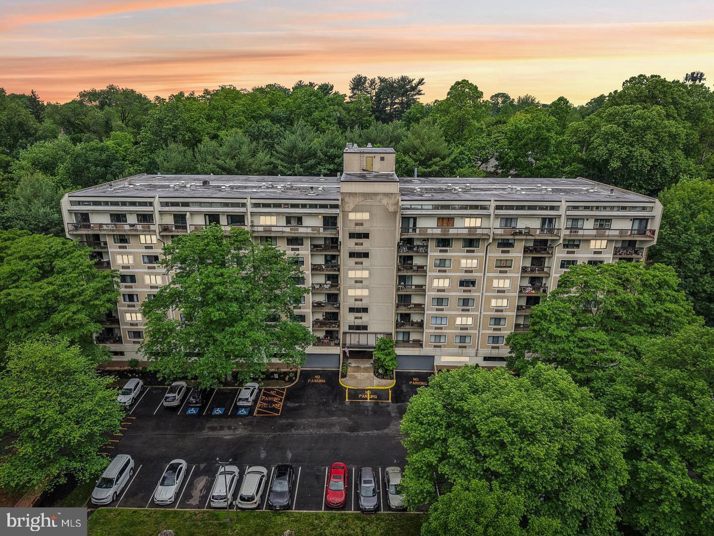 Property Photo: 700 Avondale Road 6H PA 19086