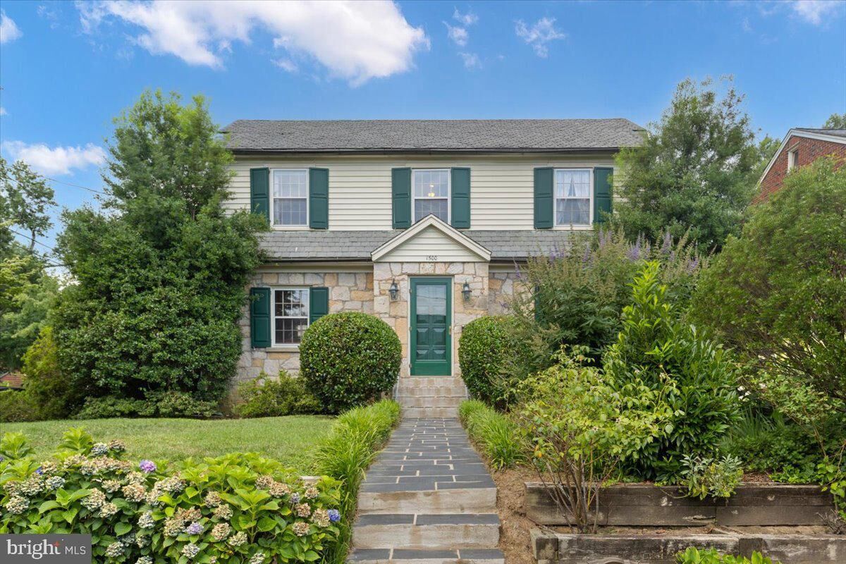 Property Photo: 1500 Augustine Avenue VA 22401