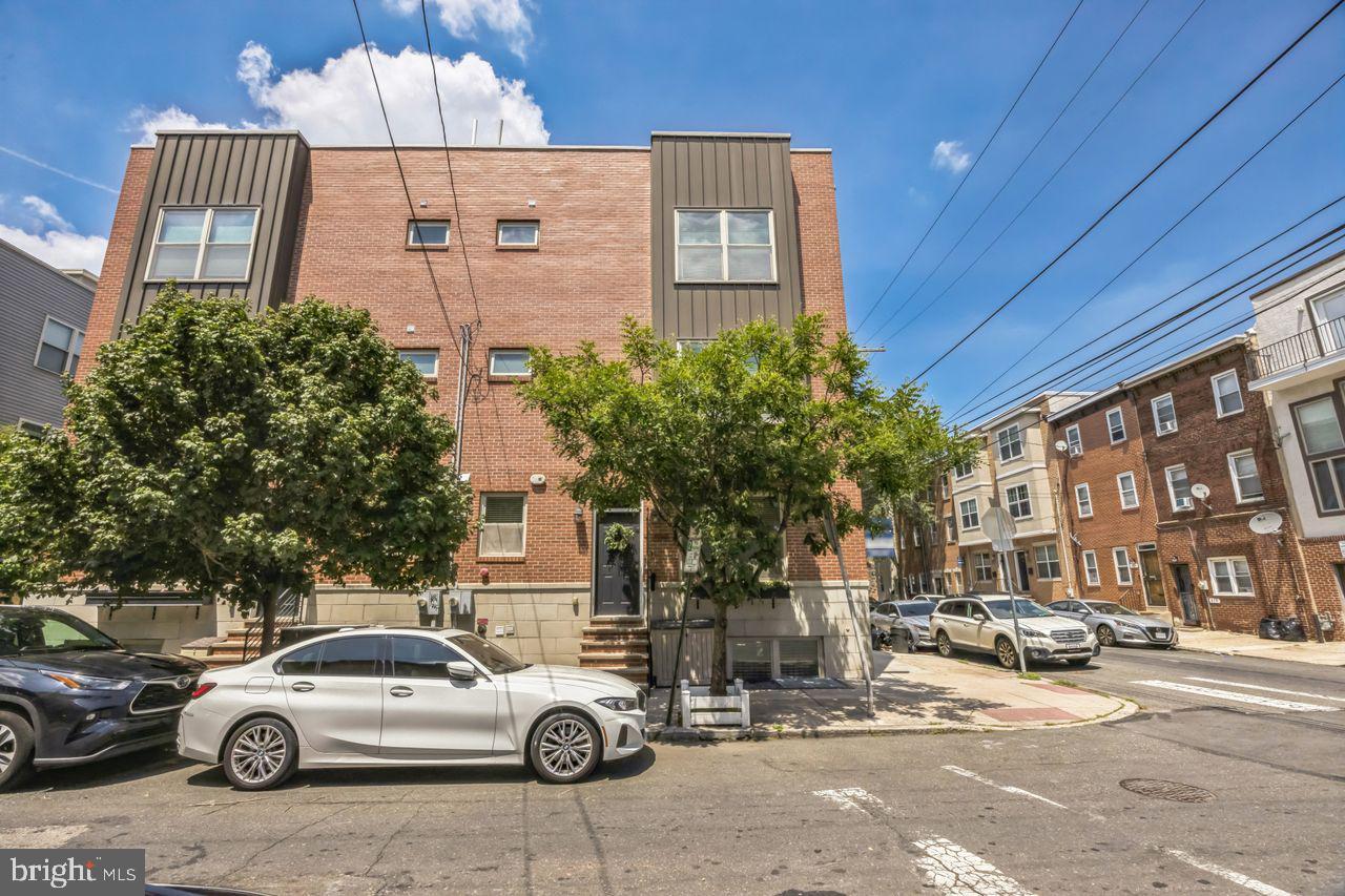 Property Photo: 2101 Carpenter Street A PA 19146