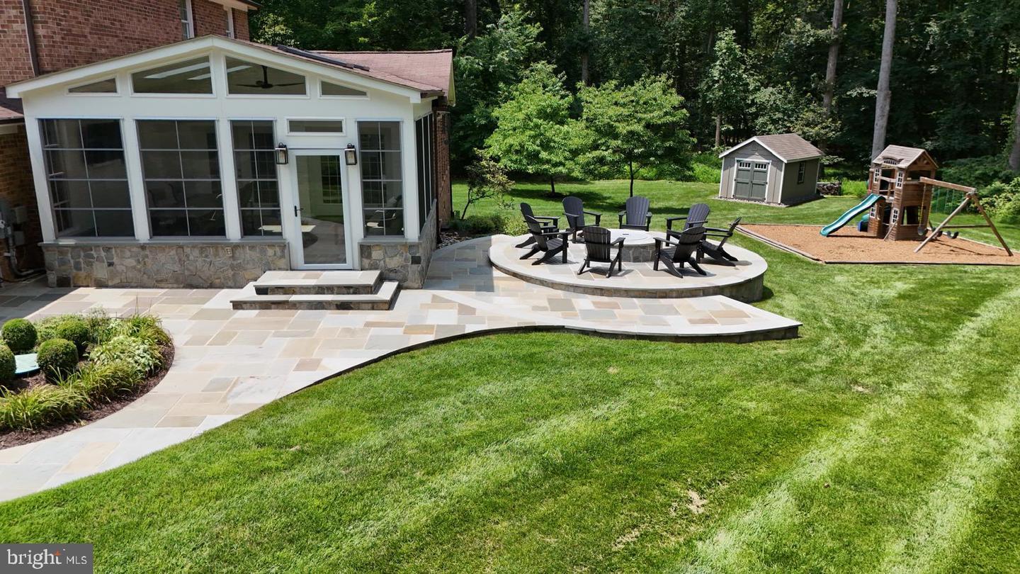Property Photo: 3500 Willow Green Court VA 22124