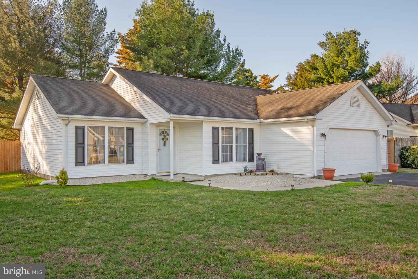 Property Photo: 37 General Torbert Drive DE 19963