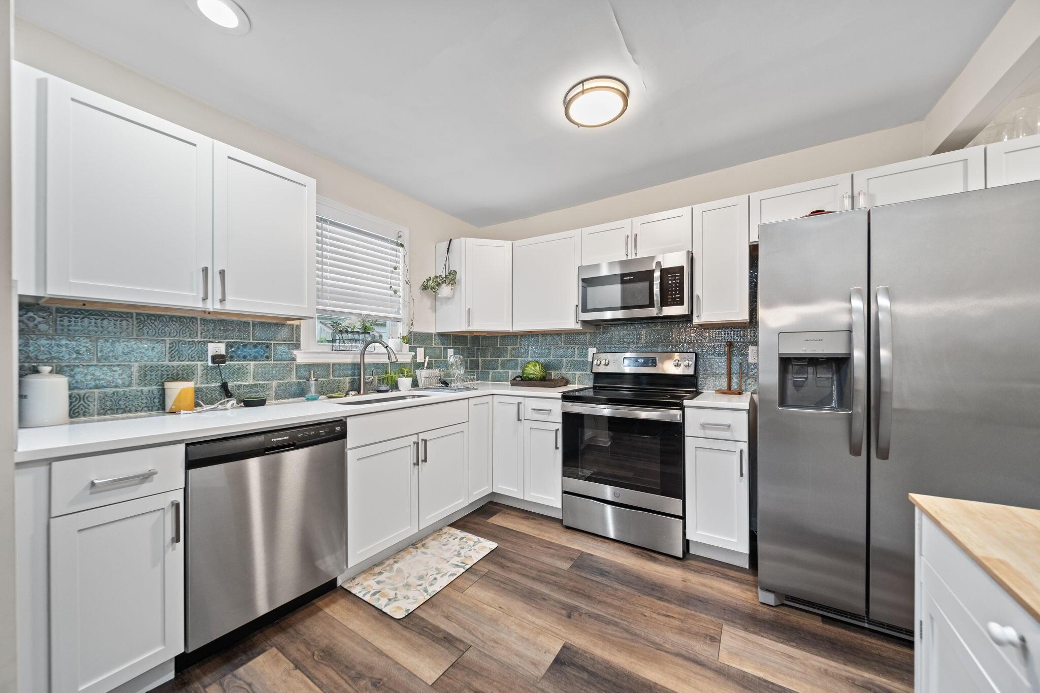 Property Photo: 1417 E Whittier Street OH 43206