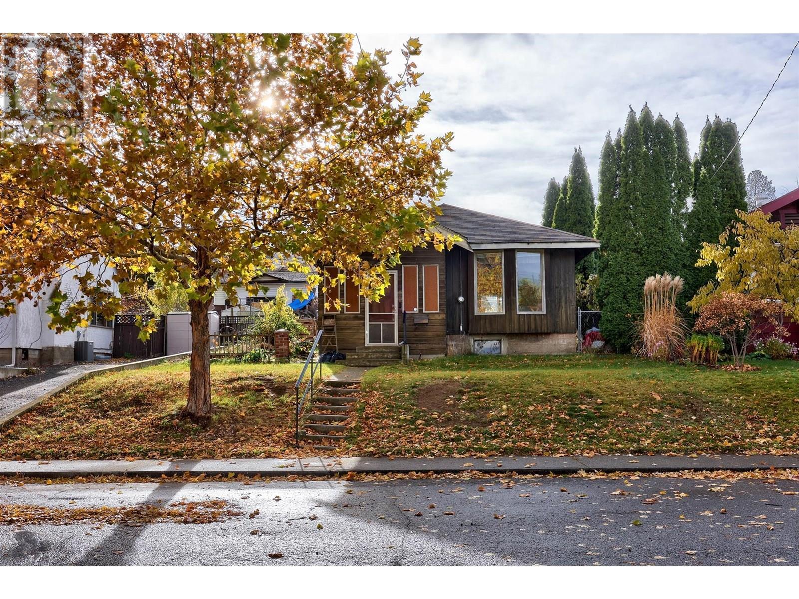 935 Pine Street  Kamloops BC V2C 3A3 photo