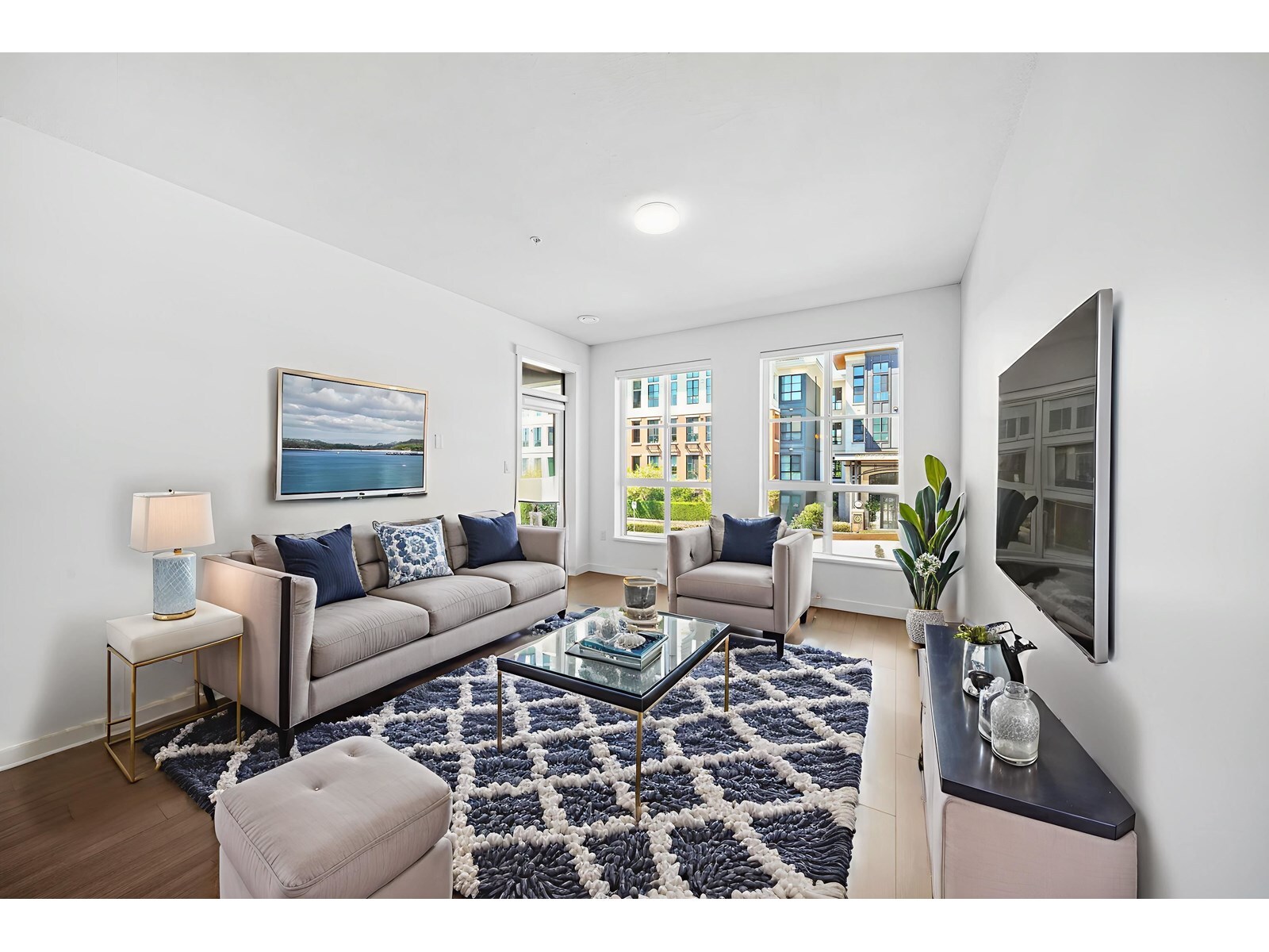 Property Photo: 15168 33rd 217 BC V3Z 0N7