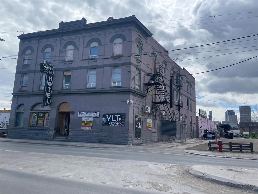 186 Higgins Avenue  Winnipeg MB R3B 3G5 photo