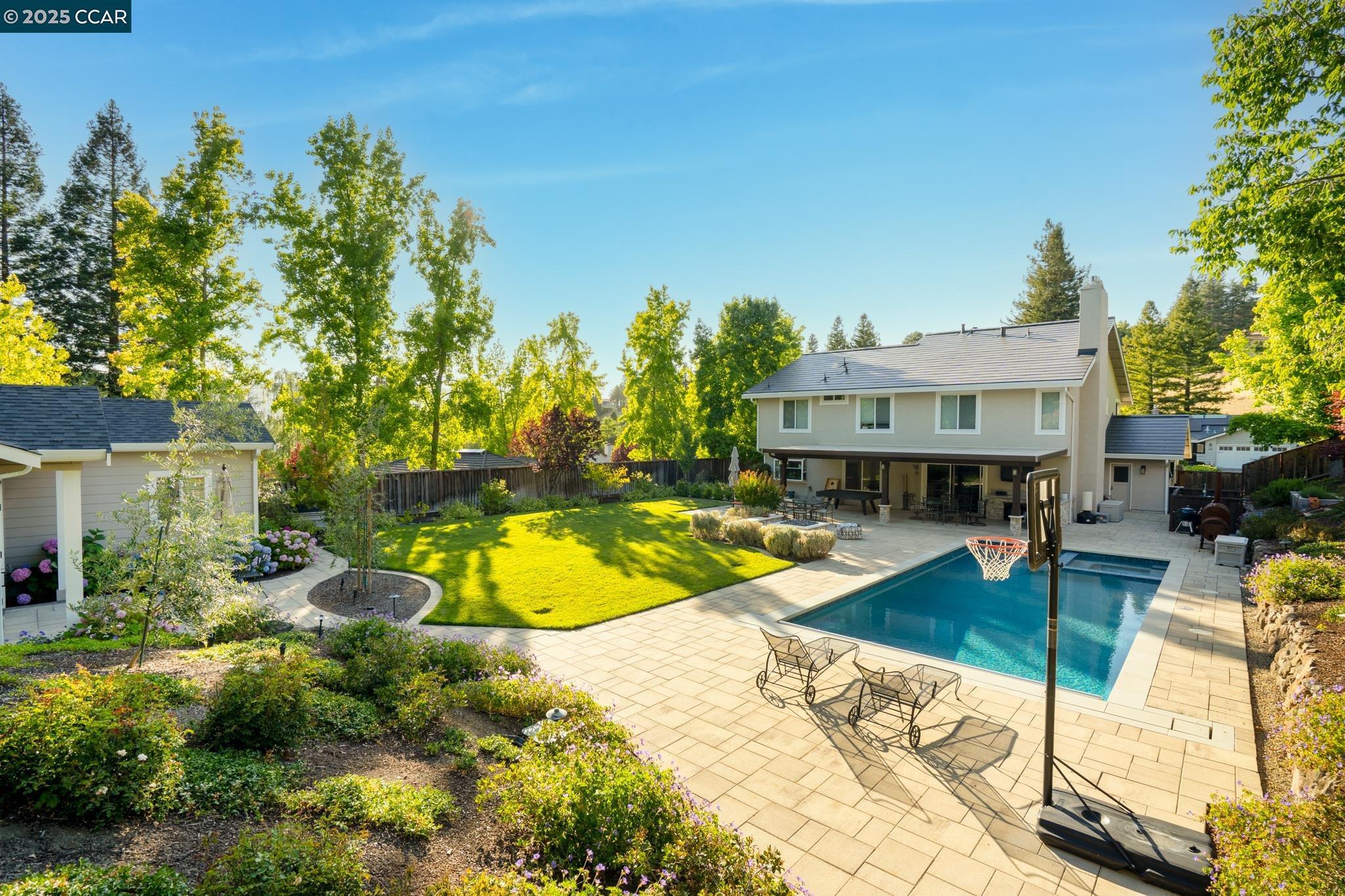 Property Photo: 1227 Dutch Mill Dr CA 94526