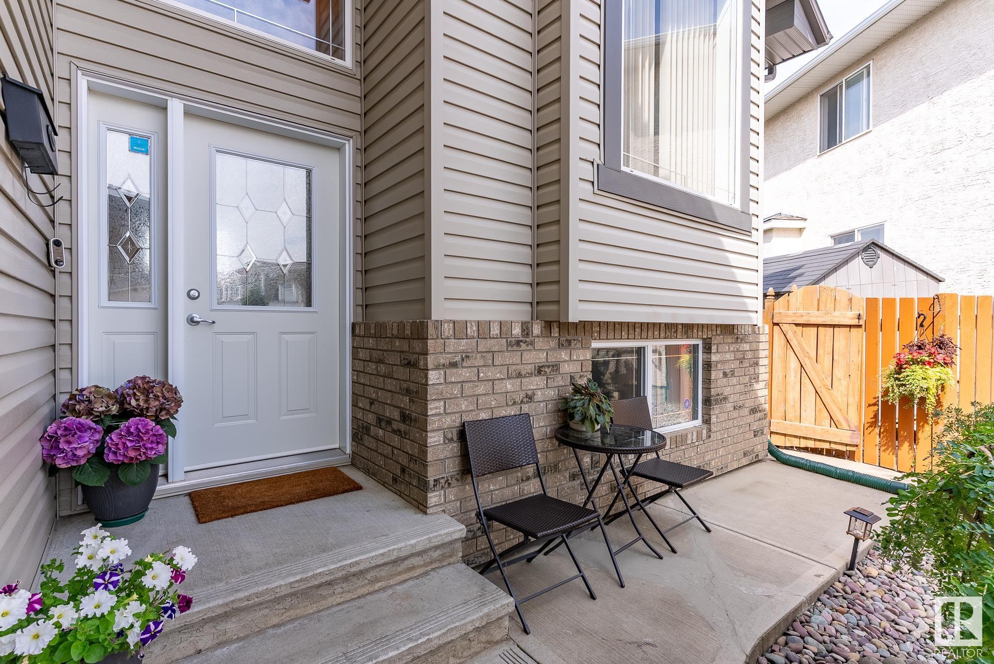 Property Photo:  7335 164 Avenue NW  AB T5Z 3Y3 