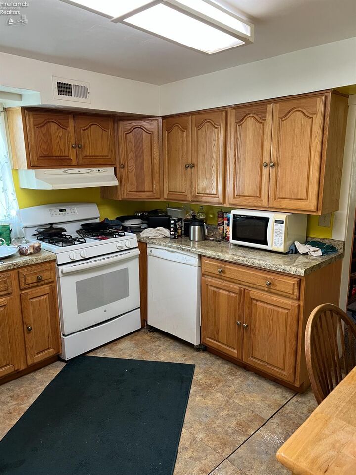 Property Photo:  222 Bertha Avenue  OH 43410 
