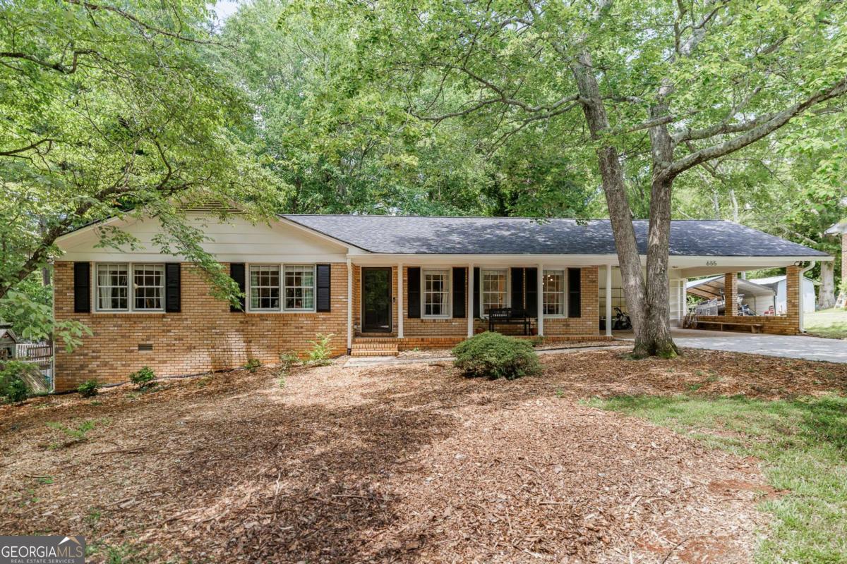 Property Photo: 655 University Circle GA 30605