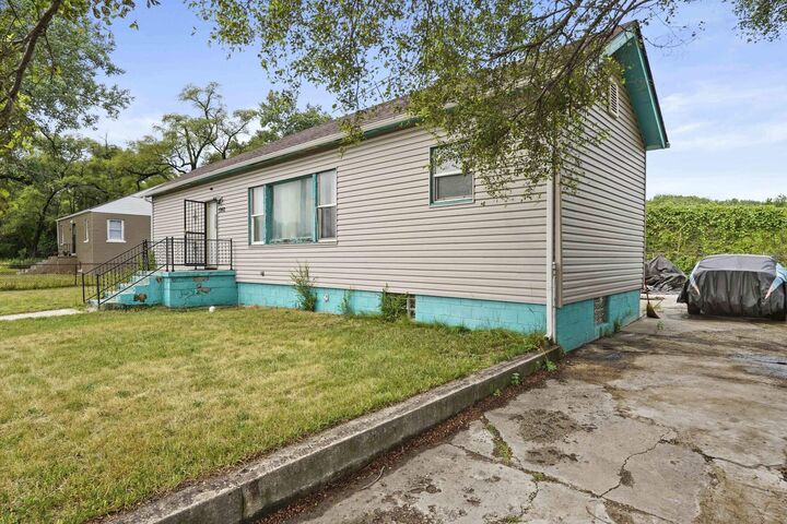 Property Photo:  5960 White Oak Avenue  IN 46320 