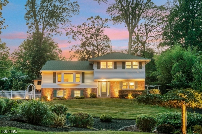 6 Holiday Dr  Morris Plains Boro NJ 07950 photo