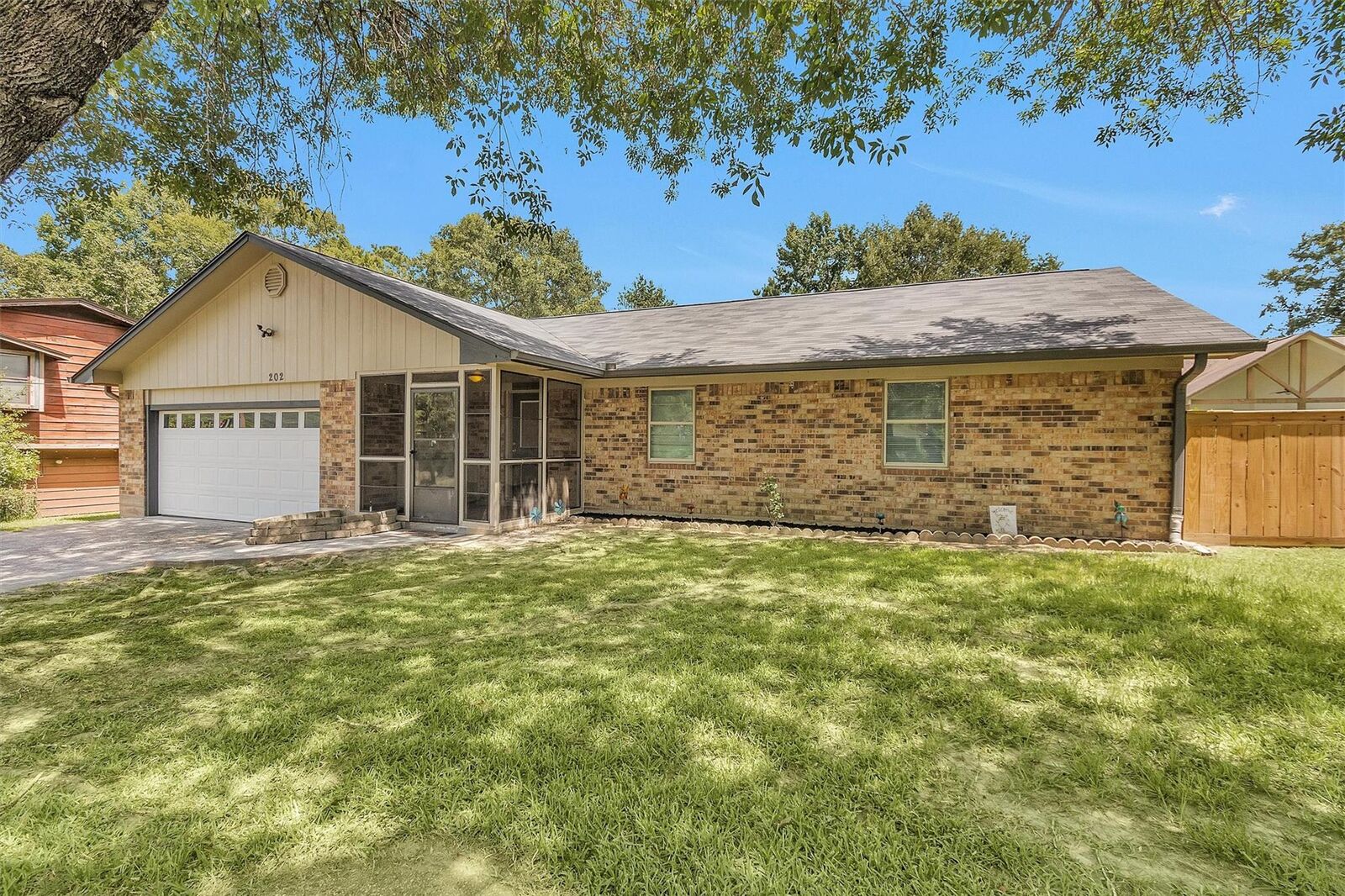 Property Photo:  202 Twin Harbors Drive  TX 77360 