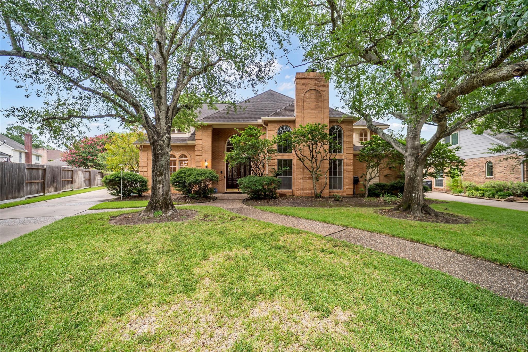 Property Photo: 1711 Oak Royal Drive TX 77450