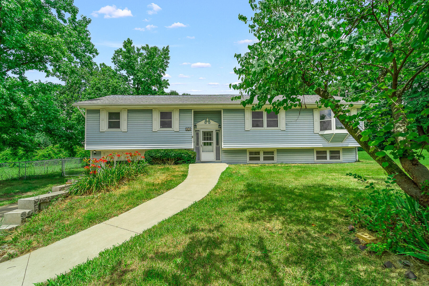 Property Photo: 905 Penny Lane MO 65251