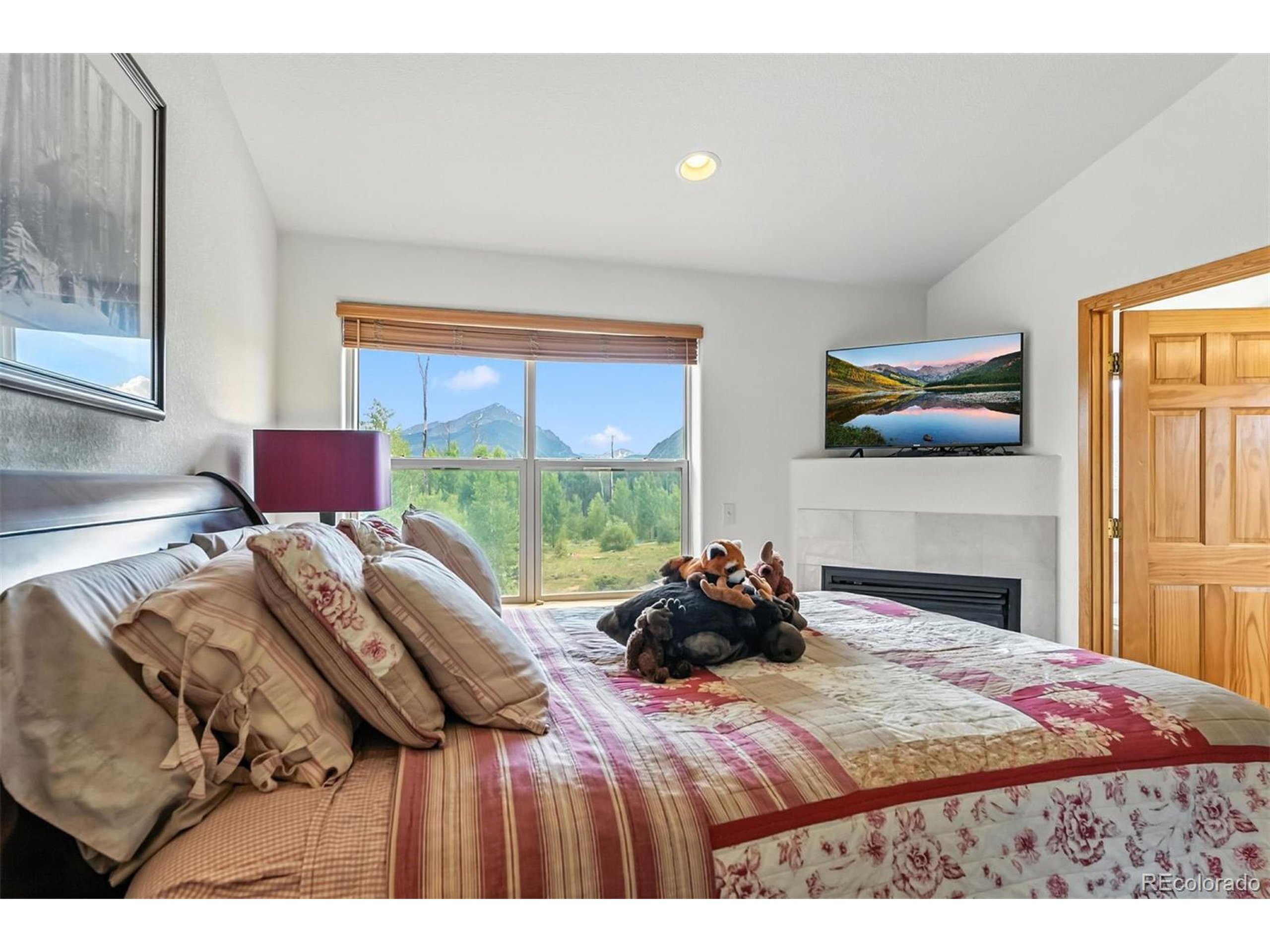 Property Photo:  