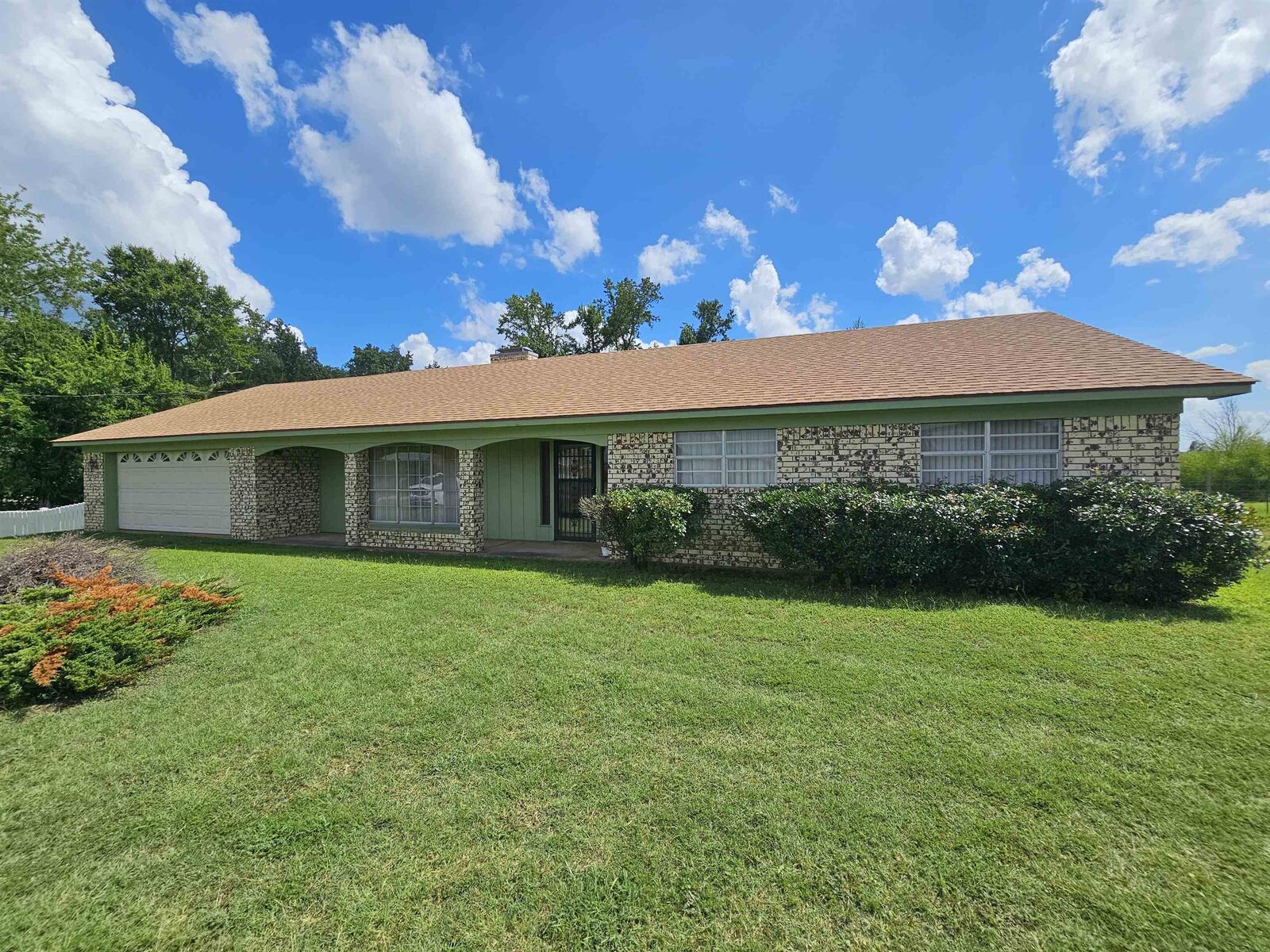 Property Photo: 3404 E State Hwy 154 TX 75644