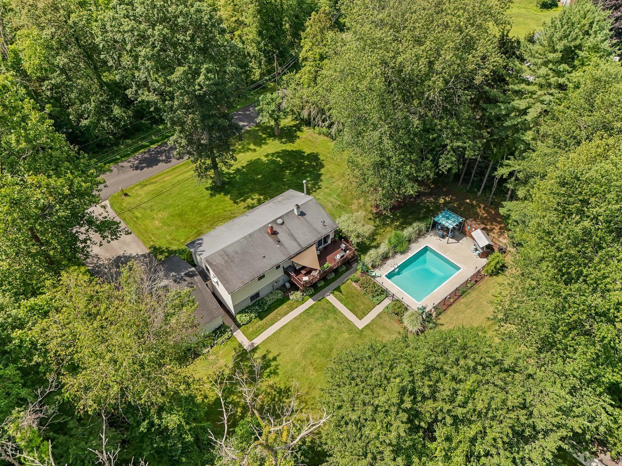 Property Photo:  39 Bykenhulle Road  NY 12533 