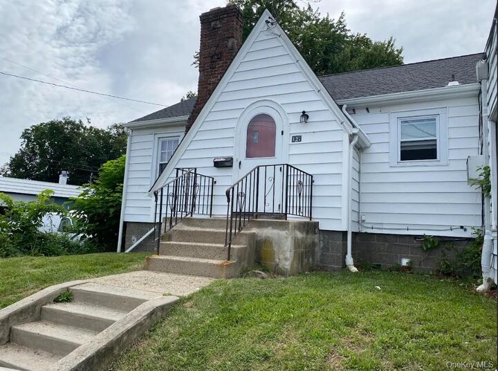 127 N Middletown Road  Pearl River NY 10965 photo